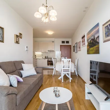 Belo Horizonte, With Pool & Sea View Apartamento