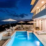Belo Horizonte, With Pool & Sea View Split
