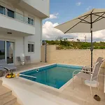 Апартаменты Belo Horizonte, With Pool & Sea View