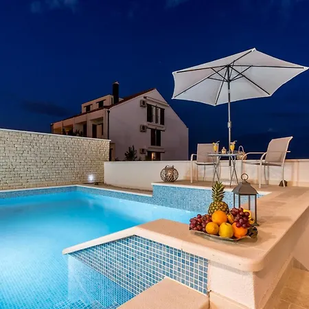 Belo Horizonte, With Pool & Sea View Appartement Split