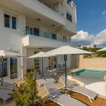 Belo Horizonte, With Pool & Sea View * Split