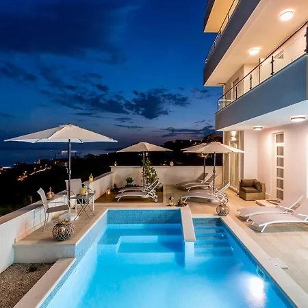 Belo Horizonte, With Pool & Sea View Split