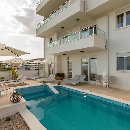 Belo Horizonte, With Pool & Sea View Appartement Split