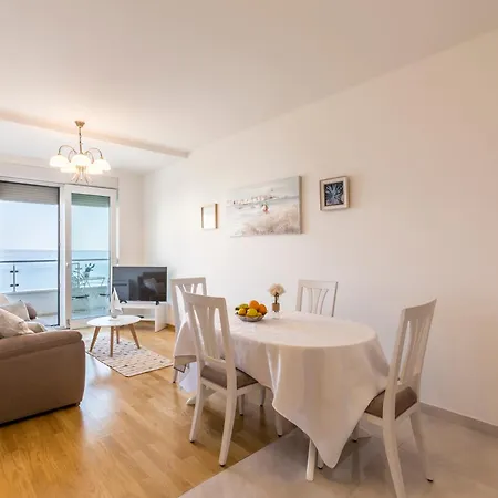 Belo Horizonte, With Pool & Sea View Appartement Split