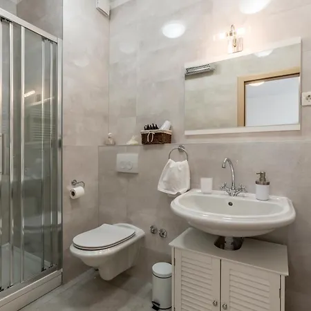 Belo Horizonte, With Pool & Sea View Split